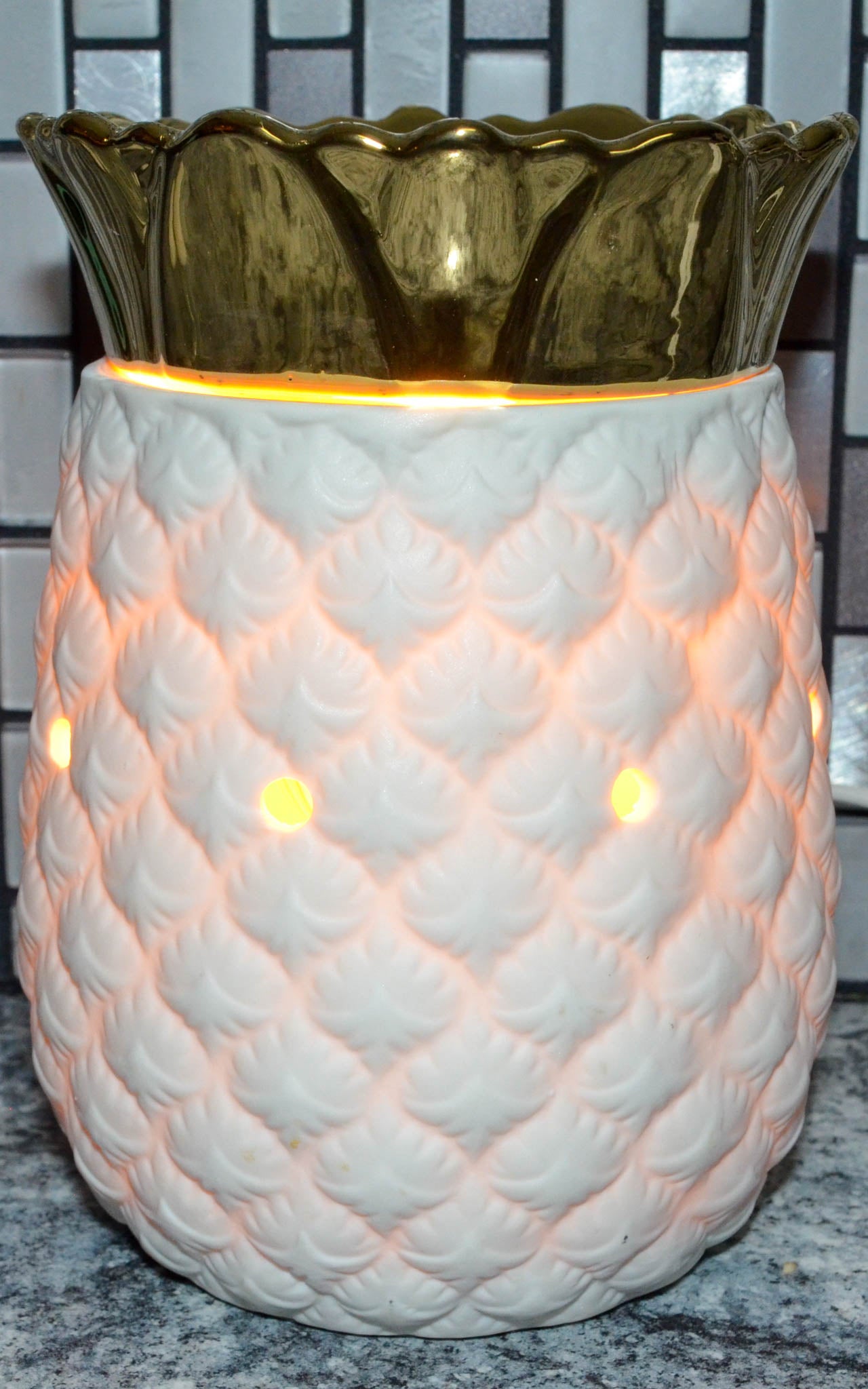 Pineapple Warmer Turned On